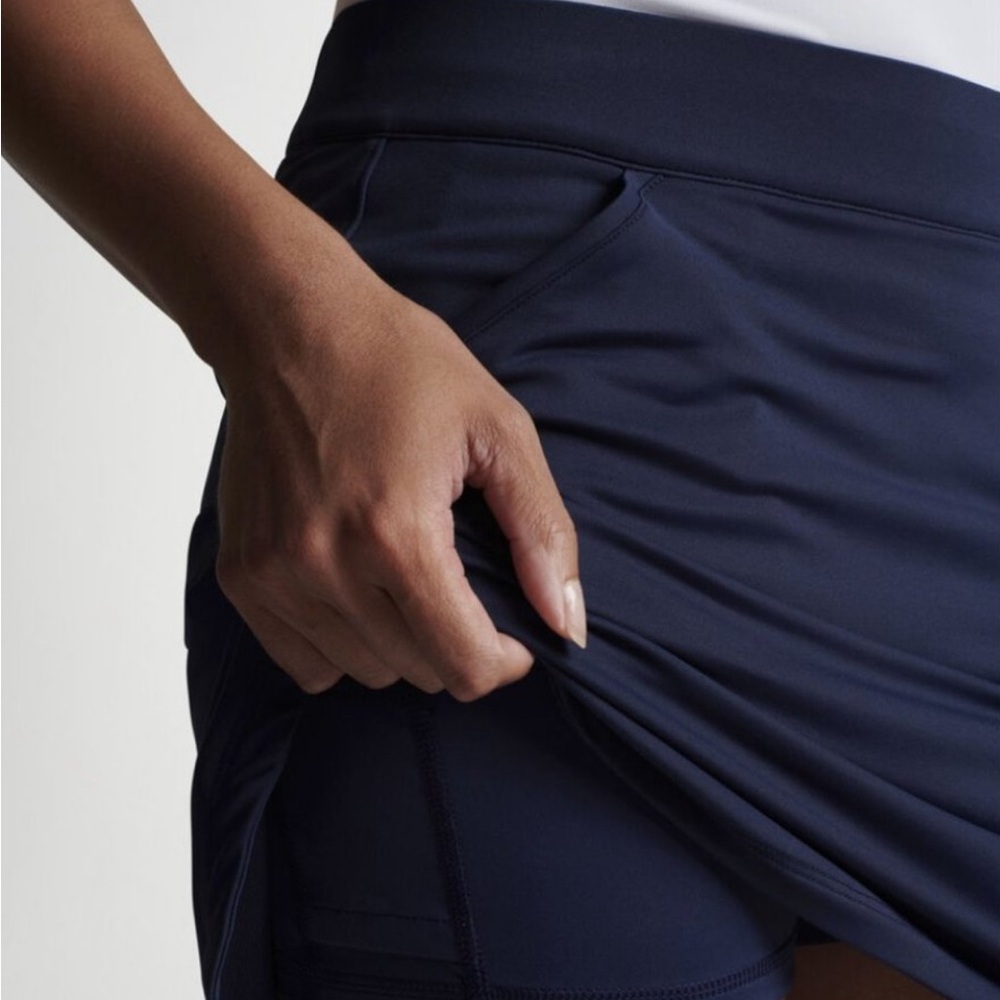 Peter Millar Alice Petal Hem 16" Navy Blue Golf‎ Skort UPF 50 size Small - Picture 3 of 7